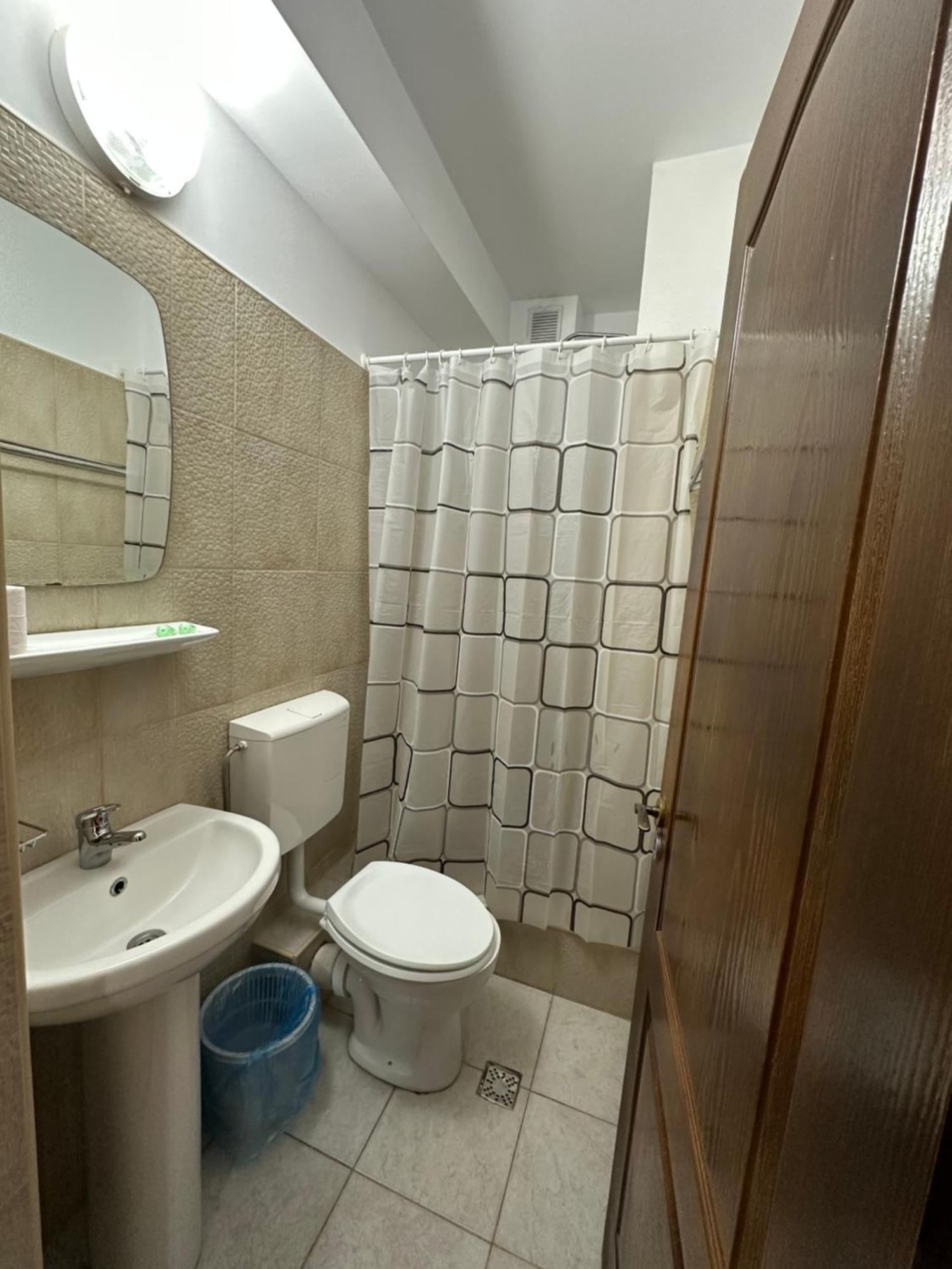 Cazare Arges Mall Piteşti Buitenkant foto
